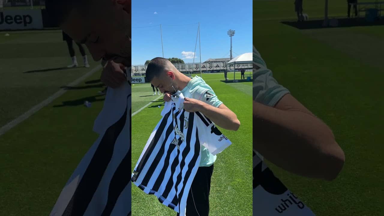 New home kit reaction 🤩 | #football #jersey #shorts