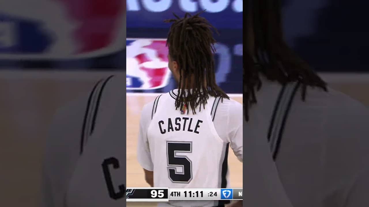 STEPH LOB TO CB FROM HALF COURT 🤯  #nba #spurs #stephoncastle #carterbryant