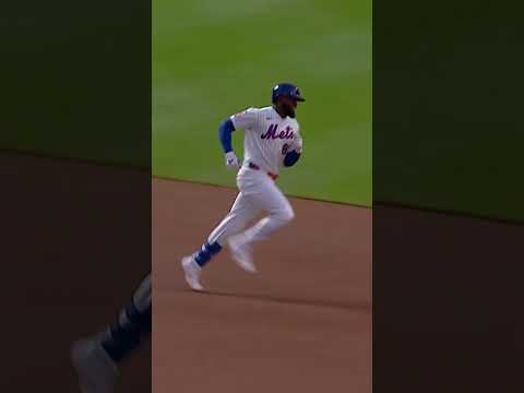 No doubter from Luis Robert Jr.! 🔥