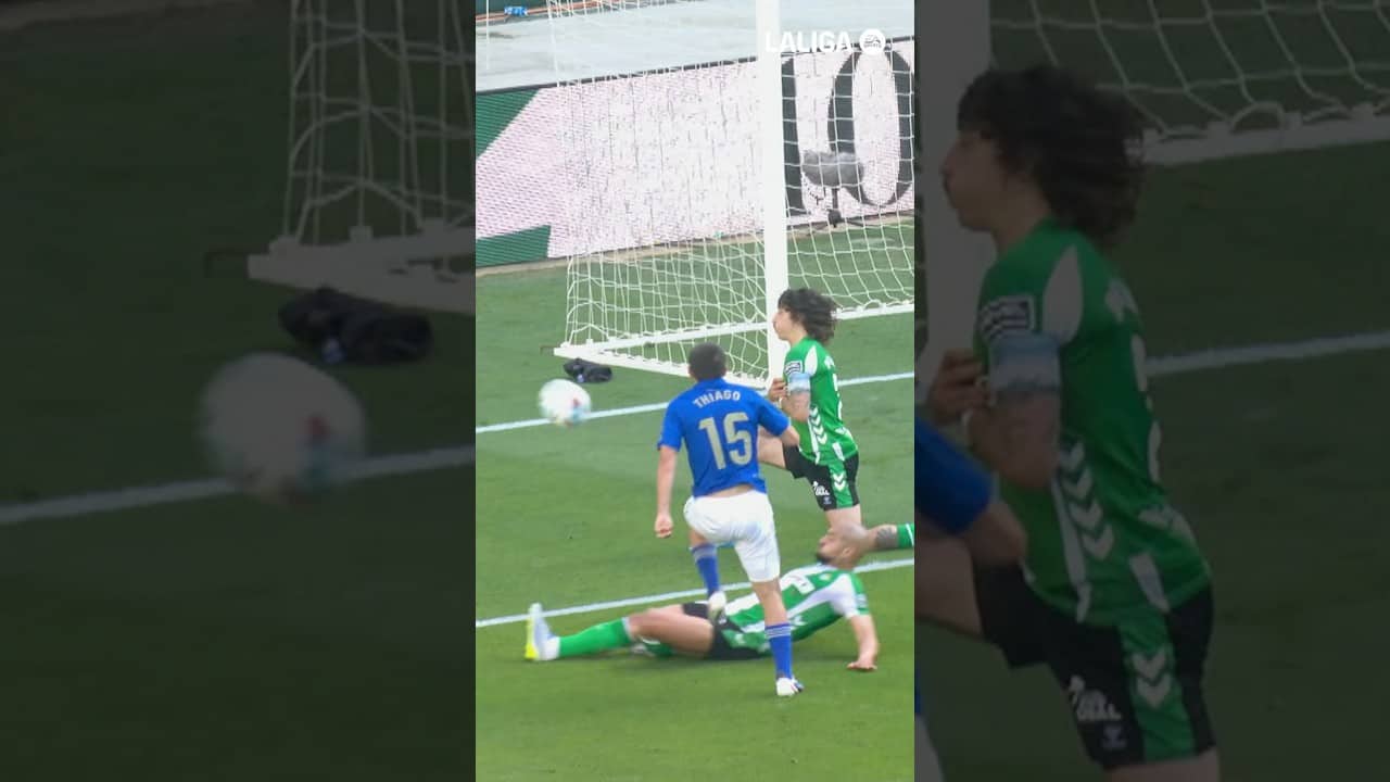 JUST at the RIGHT MOMENT: Sofyan Amrabat 💪🇲🇦 #laligahighlights #realbetis #shorts