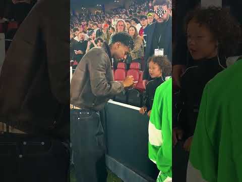 Antony's son's face after meeting Lamine Yamal 🥹❤️ (via realbetsisbalompie/TT)