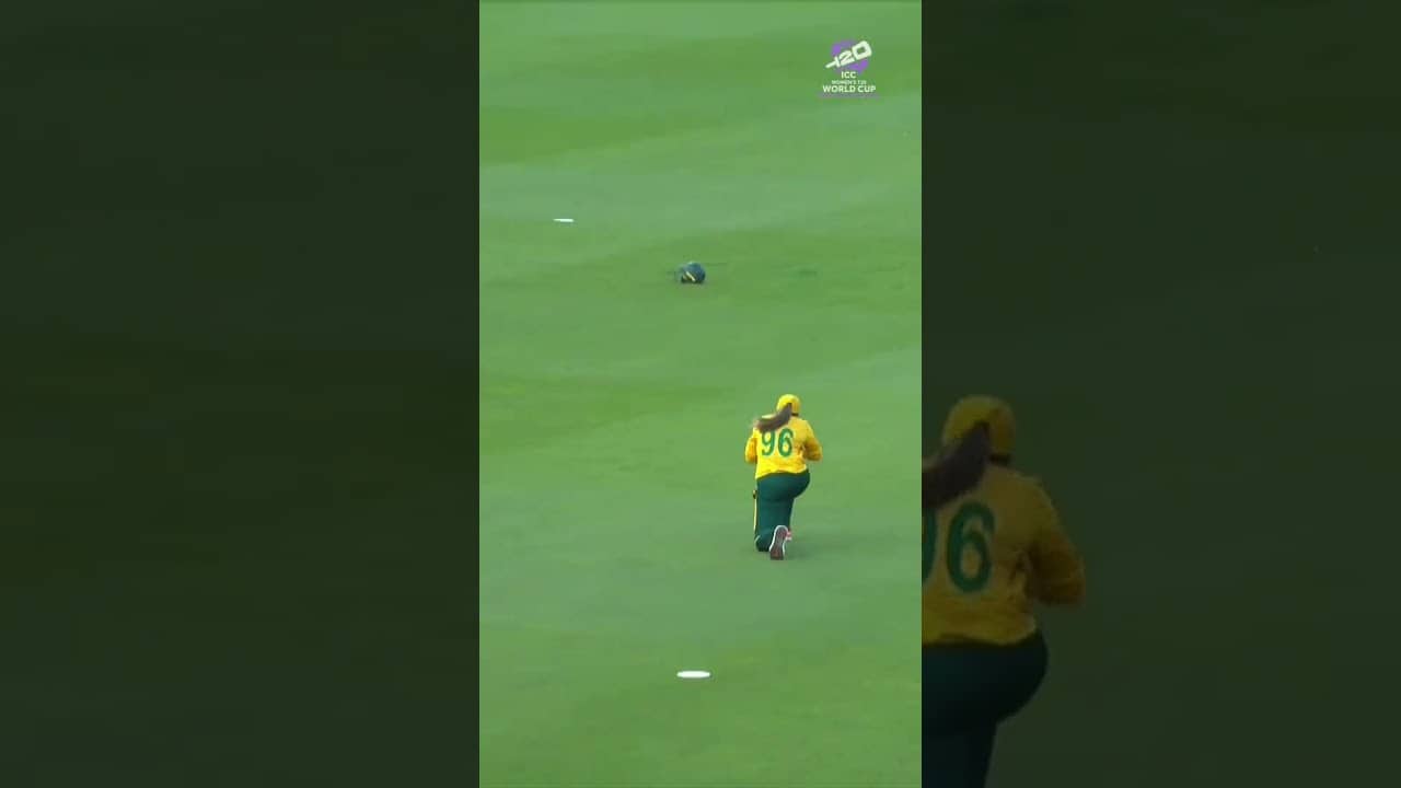 South Africa ride on their momentum to dismantle Pakistan's batting order 👌
