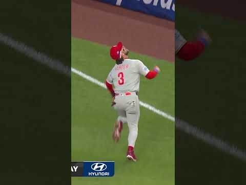Bryce Harper tracks it down in foul territory! 😮‍💨