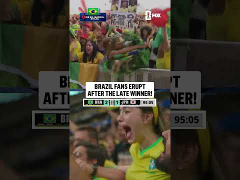 Martinelli's last minute heroics had Brazil fans in DELIRIUM 🇧🇷