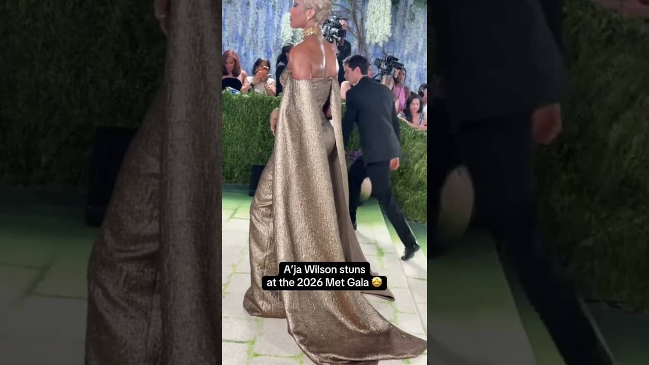 What a dress ✨ (via thesportsish/TT) #MetGala