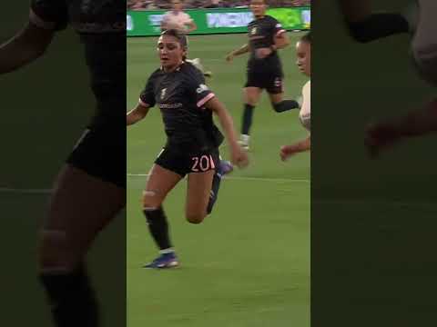Fearless from Thompson. What a tackle. 🚫⚽