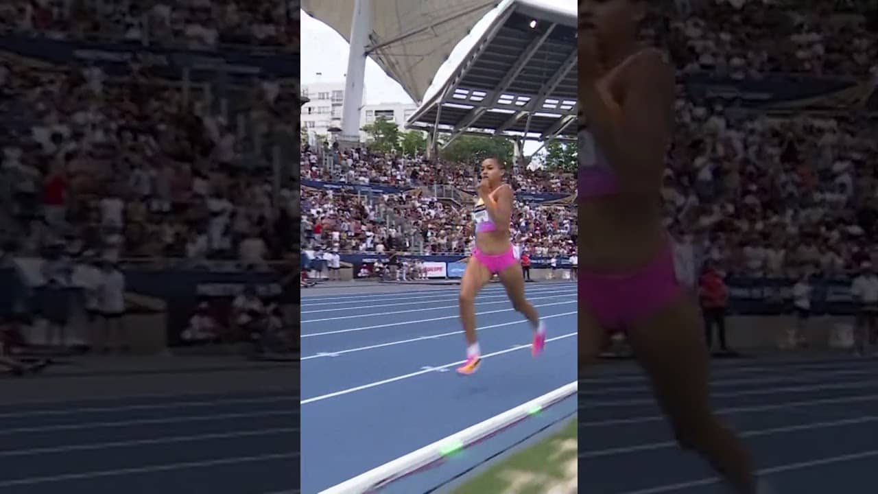 Only woman ever to go sub 1:59 TWICE 🔥 Audrey Werro runs 1:53.80 to win in Paris #DiamondLeague