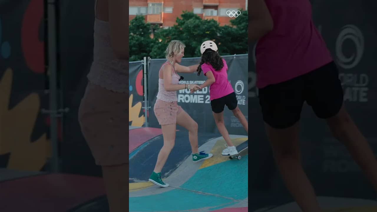 First steps in skateboarding with Olympians? Count us in! 🛹🙌