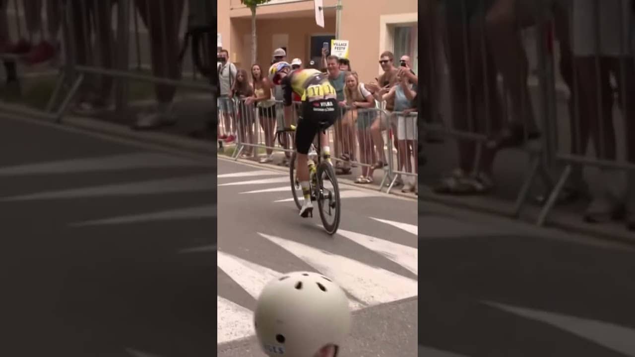 When Wout van Aert’s son gave him a helping hand at the start of a Tour de France stage 🥹