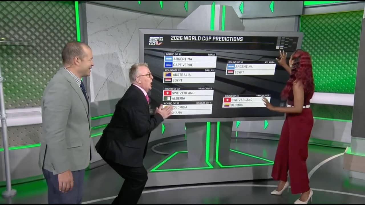 Stevie & Ale Moreno poke fun at Alexis during her RAPID WC predictions ⚽  | ESPN FC