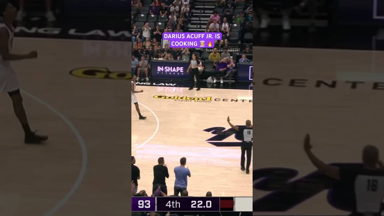 Darius Acuff Jr. puts Sacramento up 6 late in the 4th with the clutch 3