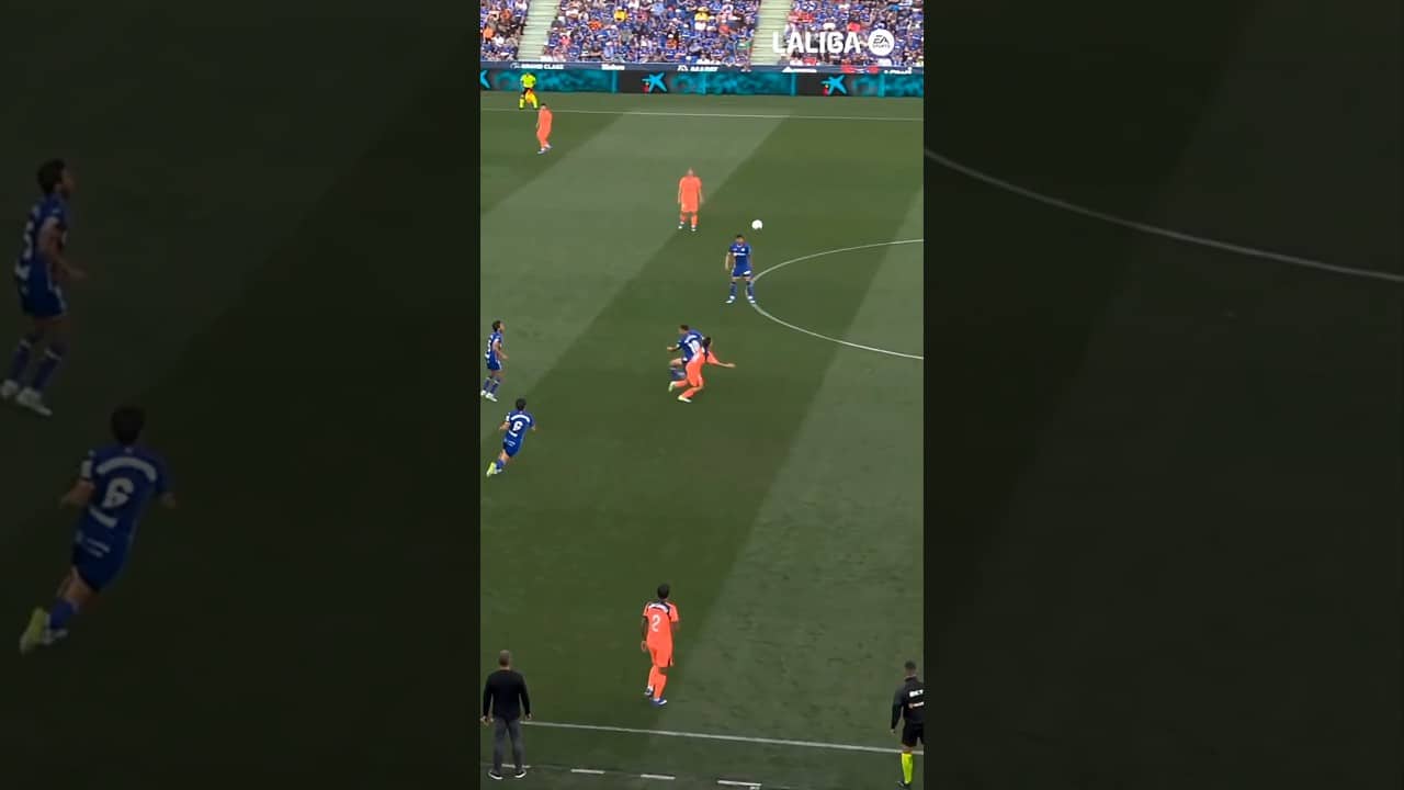 Pedri’s magical touch 🪄 #LaLigaHighlights #fcbarcelona #shorts #football #pedri
