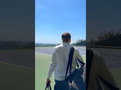 What a tennis court! (Testing a new string) 🎾🤓