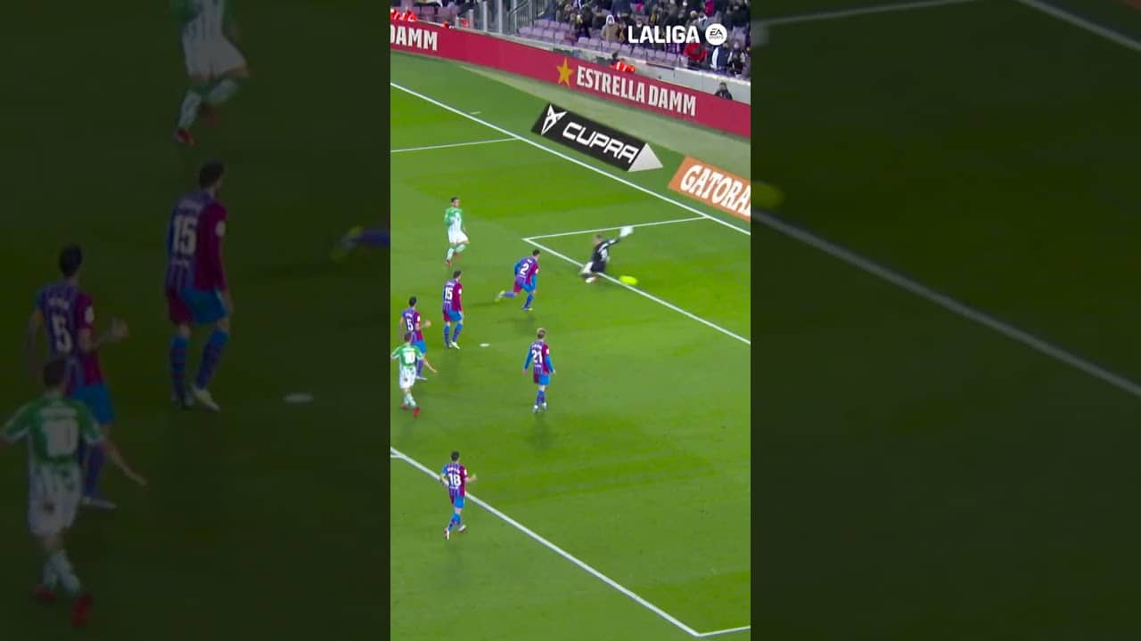 Por la banda del Camp Nou... 🎶 #BarçaRealBetis