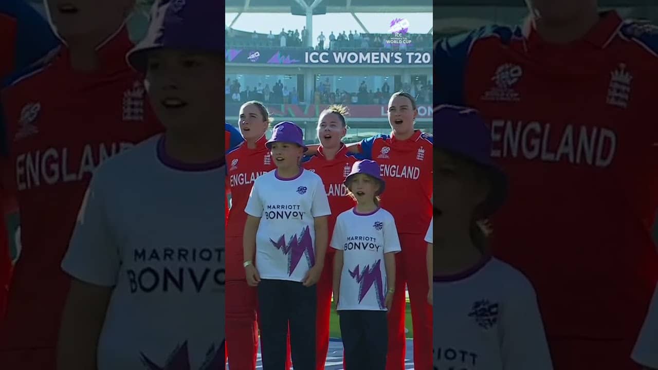 All the feels as England sing the national anthem ahead of the #T20WorldCup semi-final 🏴󠁧󠁢󠁥󠁮󠁧󠁿