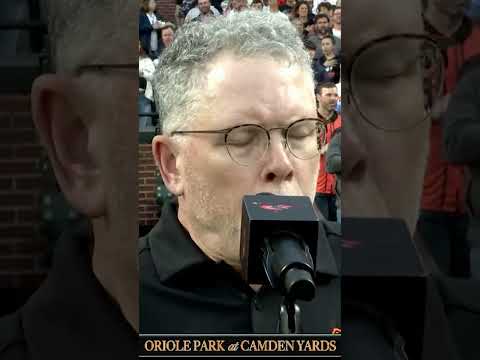 He WHISTLED the entire national anthem 😯