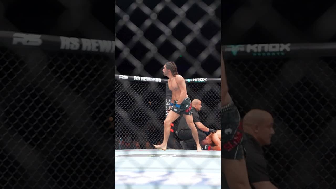 Shultz get the tap! #ufcperth