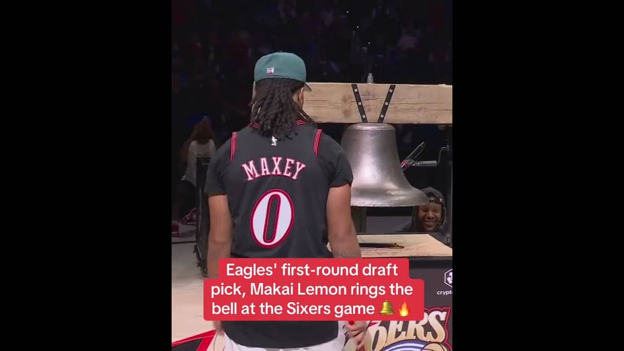 Makai Lemon at the 76ers game 🤝