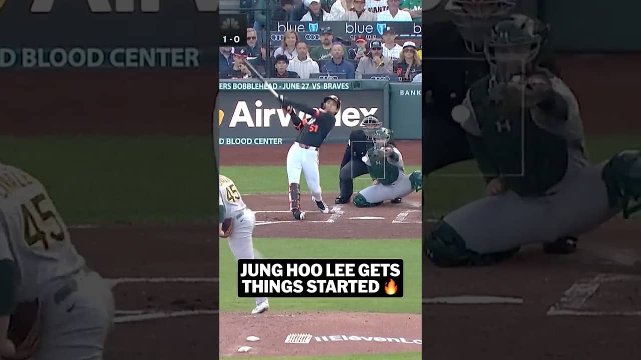 RUN IT! Jung Hoo Lee connects for a home run 💪