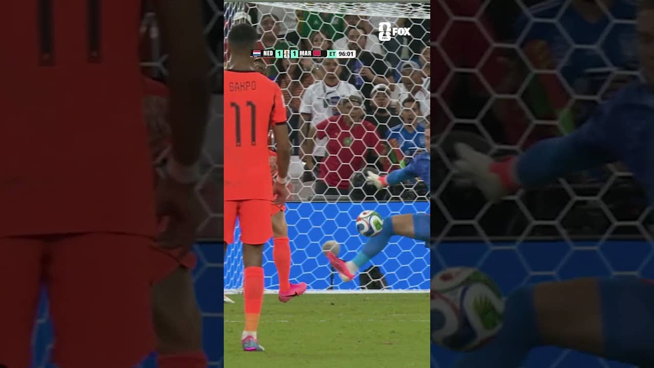 WHAT. A. SAVE. VERBRUGGEN GETS A KNEE AND A HAND ON IT TO KEEP THIS OUT!!