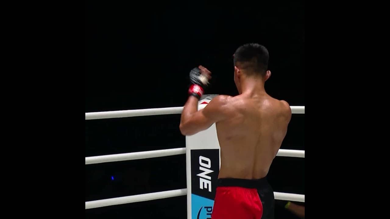 AND STILL 👑 Tang Kai chops down Shamil Gasanov to retain the ONE Featherweight MMA World Title!
