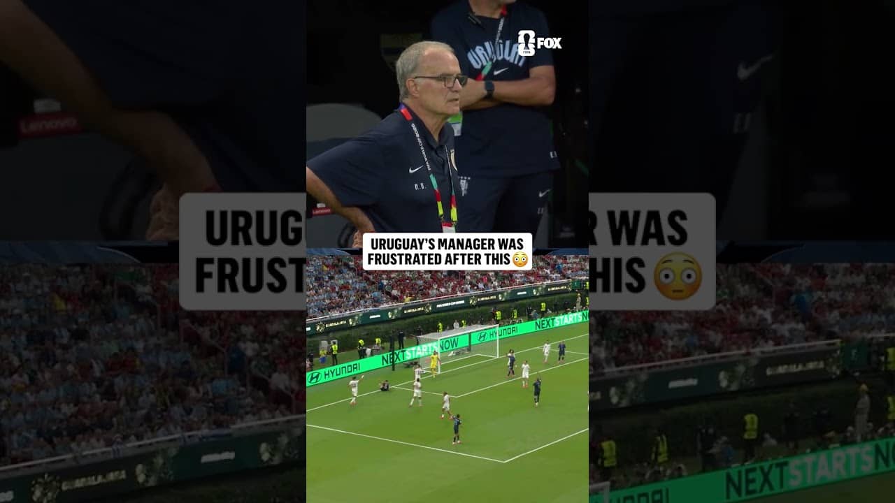 Marcelo Bielsa wasn't pleased on this play from his team