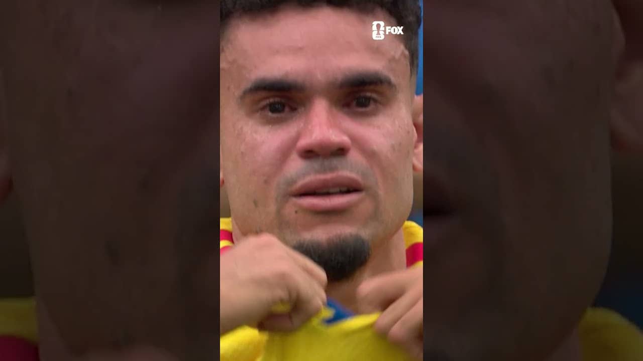 Luis Díaz was visibly emotional after falling to Switzerland in the Round of 16 💛