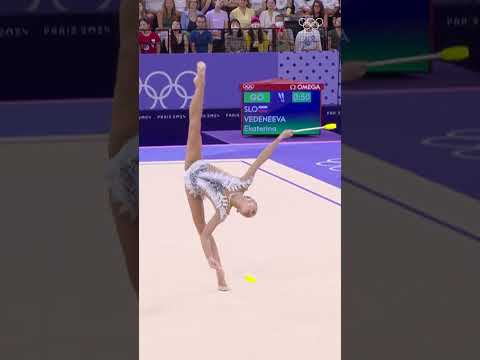 Slovenia’s Ekaterina Vedeneeva delivered a stunning clubs routine at #Paris2024.