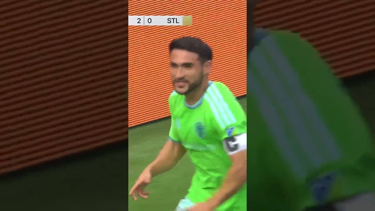 🧐 AGAIN?! Cristian Roldan scores AGAIN off a corner!  #soccer #mlstv #americansoccerteam #sports