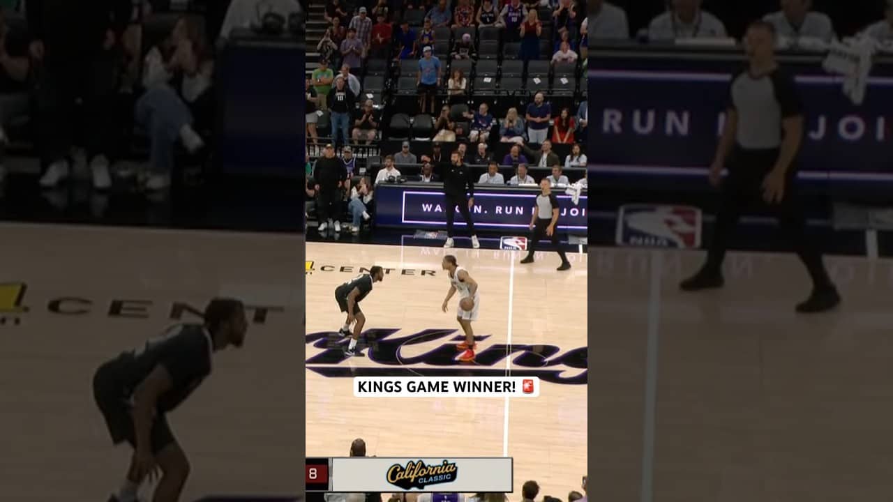 Nique Clifford wins the game for the Kings!