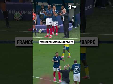 The ultimate respect from Didier Deschamps to Kylian Mbappé 🇫🇷