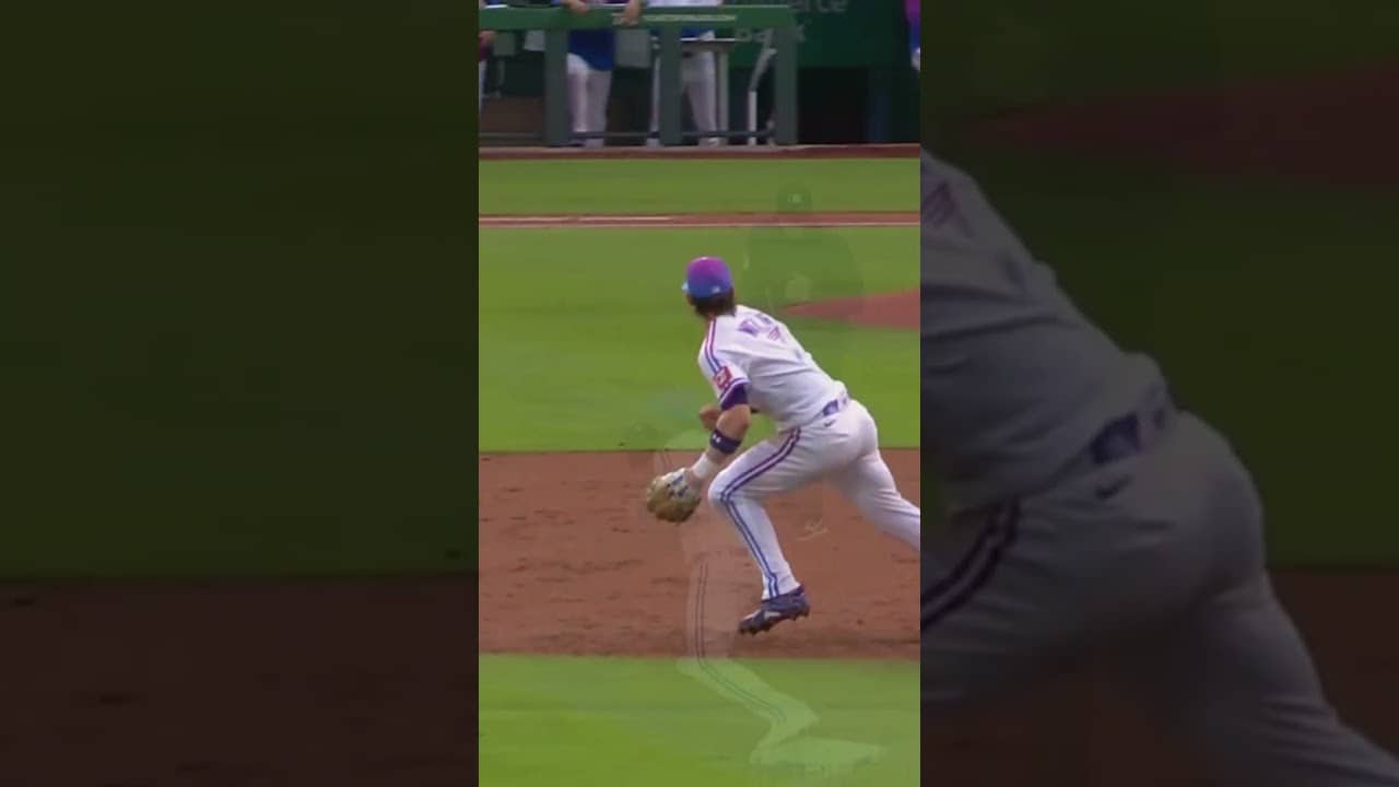 Bobby Scoops and Spins for the Out #kcroyals #bobbywittjr #baseball #MLB #baseballhighlights