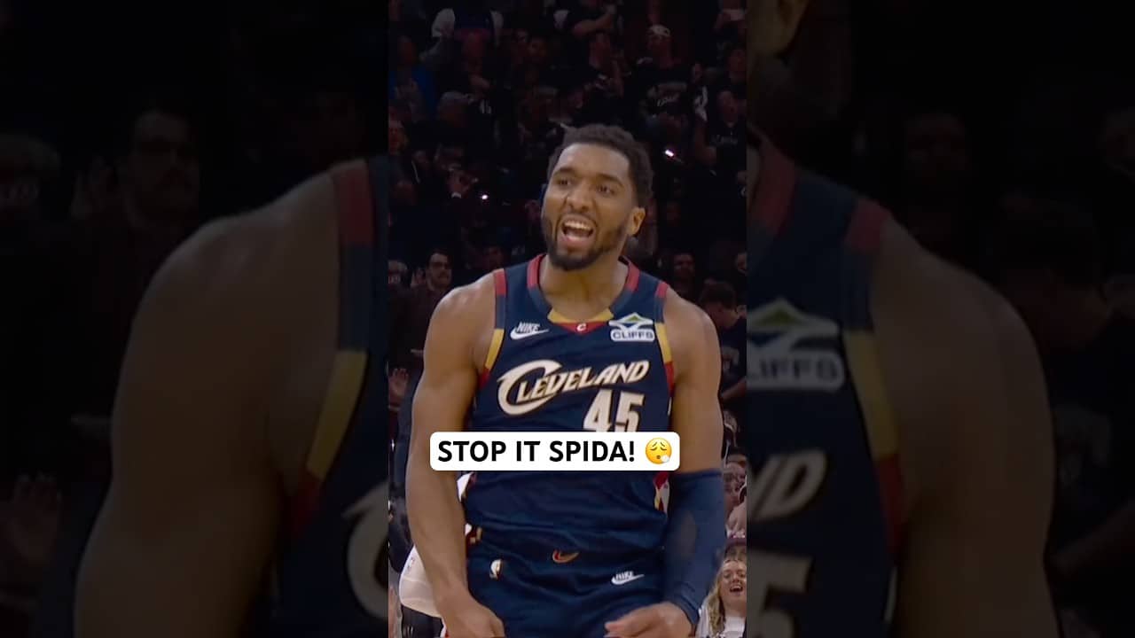 Donovan Mitchell is shooting a rock in the ocean in the 2nd half 🔥