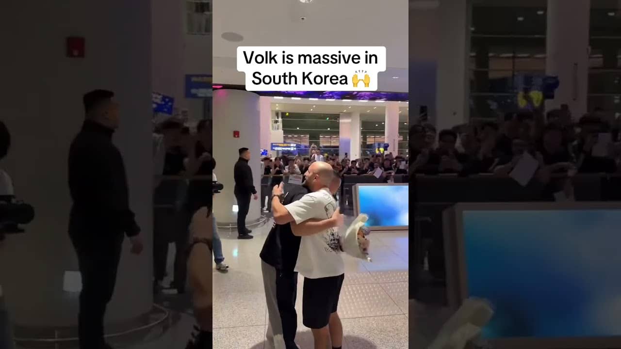 A massive crowd pulled up for Volk & The Korean Zombie 🤝 (via @alexvolkanovski/TT)