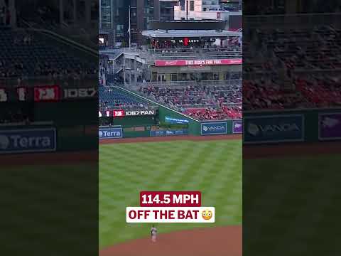 James Wood hits an absolute LASER the other way! 🔥