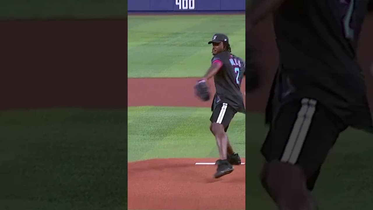 Malik Willis' first pitch was just a bit high 😬
