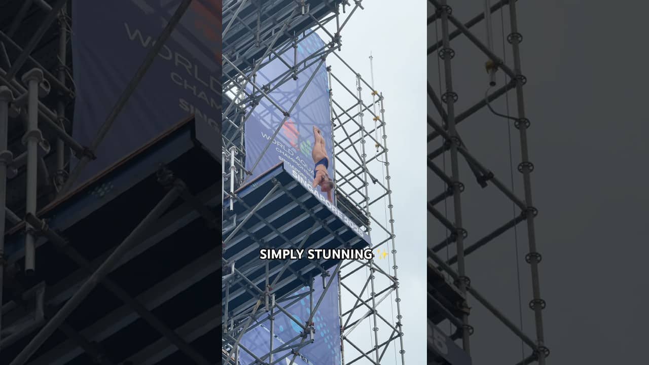 We are simply in awe ✨ #highdiving #air #height #armstand #stunning #worldaquatics