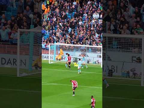 BIG HANDS from Donnarumma 🧤#italy #mancity #football #keeper #save #premierleague #shorts #yt