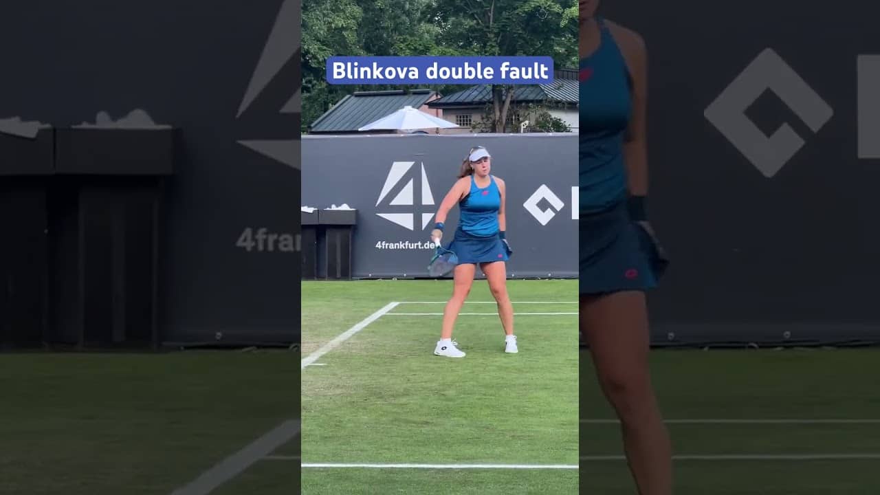 Anna Blinkova is ready for the grass 🌱🎾 The qualifier takes on Emma Raducanu in R1 at Queen's Club