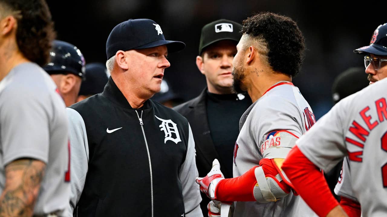 Benches clear in the 4th inning of the Red Sox-Tigers game in Detroit