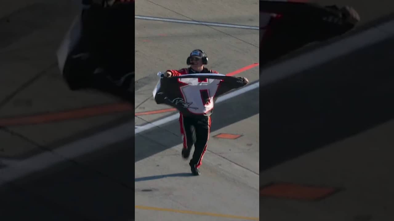 RCR celebrates Kyle Busch in the best way ❤️