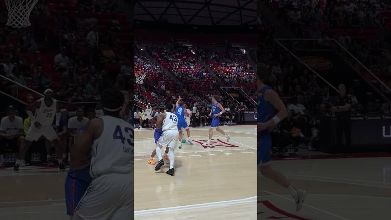 Harmon hits the Euro Step 💨