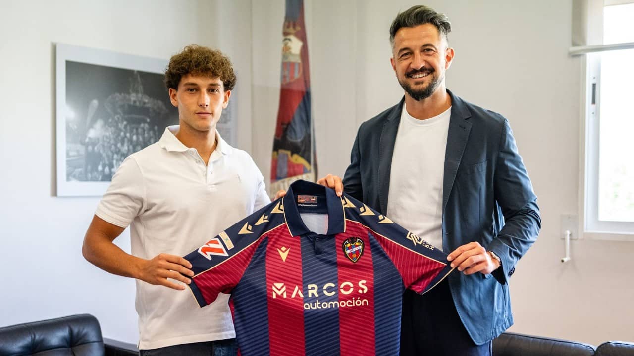 Alberto Calatrava seguirá ligado al Levante UD hasta 2028