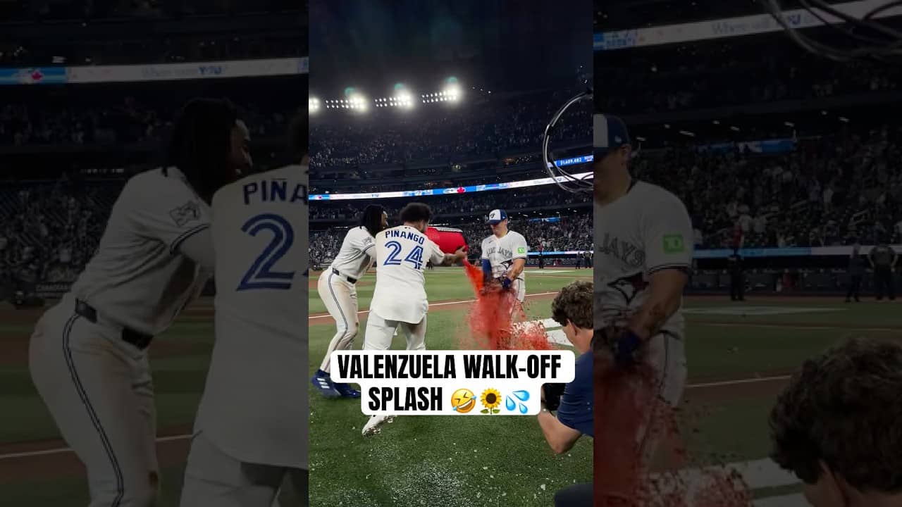 The guys made Brandon Valenzuela look like a watermelon 🤭🍉 #MLB #Toronto #BlueJays #Walkoff