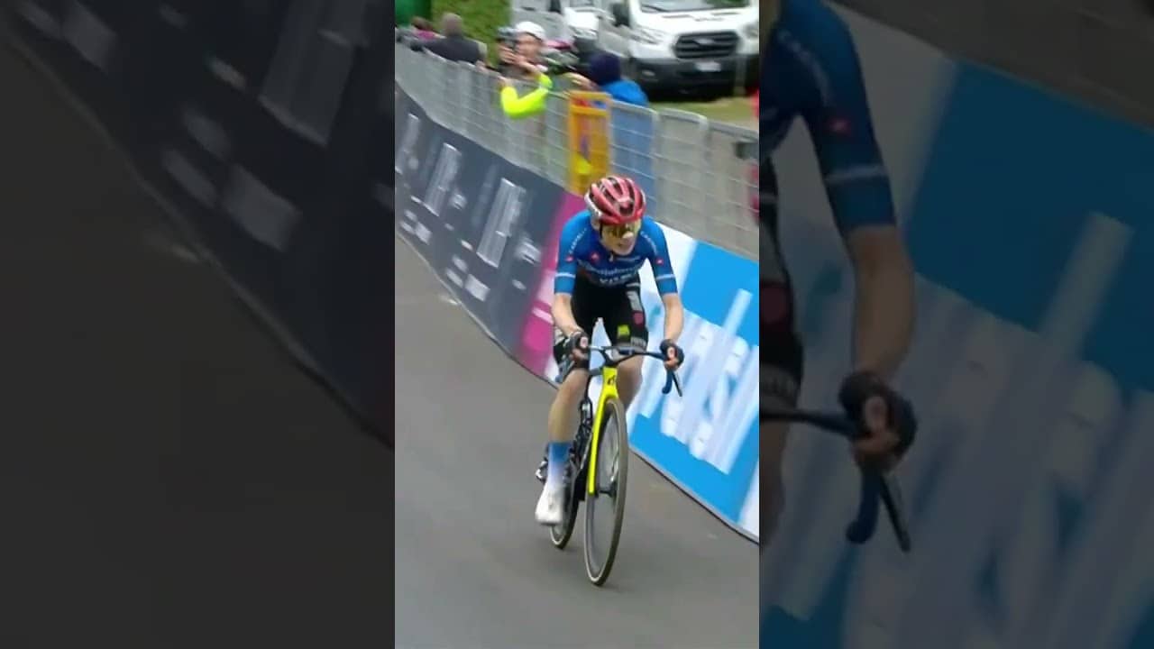 Double Danish delight for Jonas Vingegaard 🤩 He takes his second stage at the Giro 👏