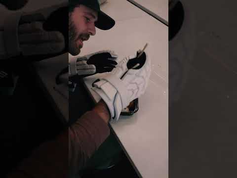 Dexterity Testing the StringKing lacrosse glove