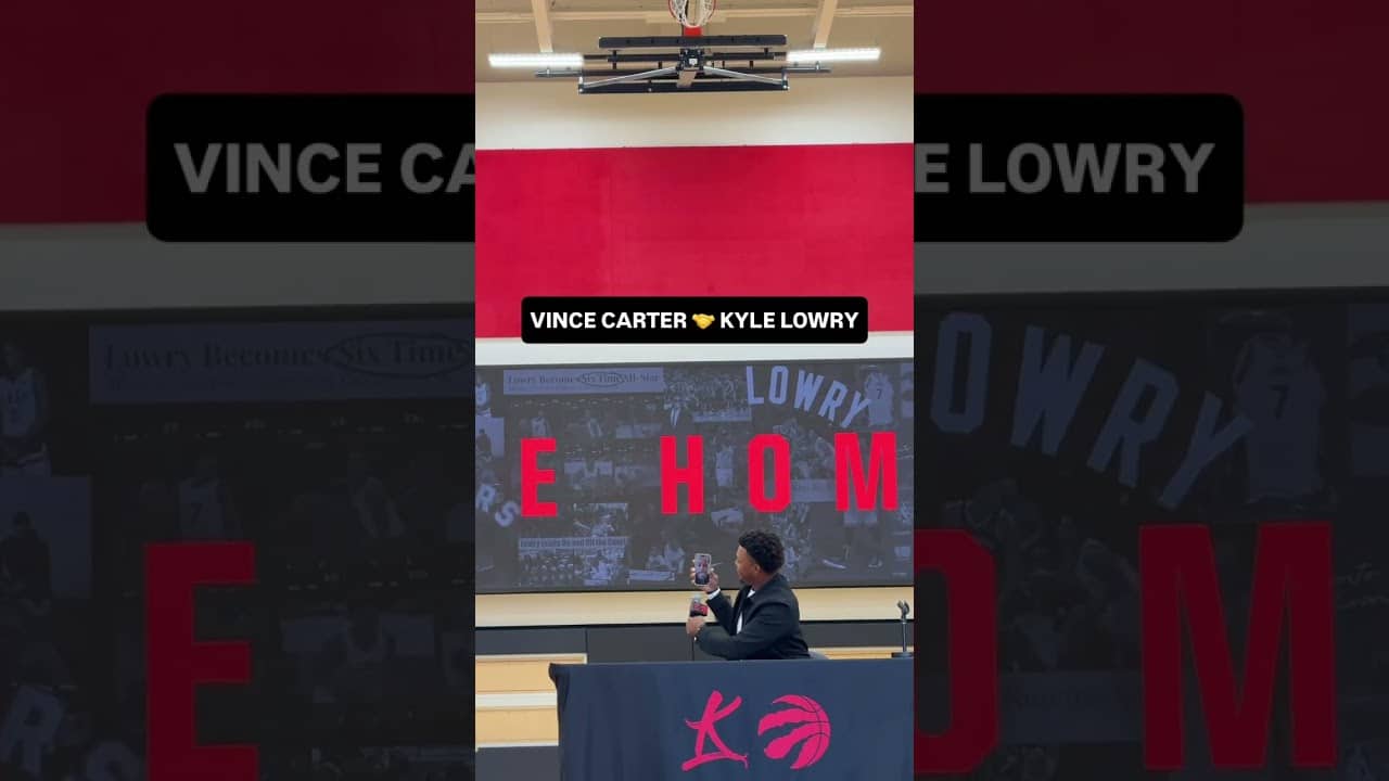 One legend to another: Vince Carter ❤️ Kyle Lowry.