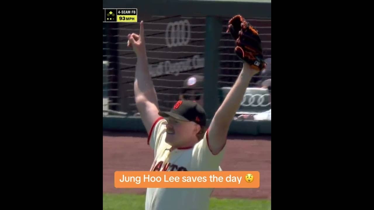 Jung Hoo Lee with an absolute web gem 😮‍💨