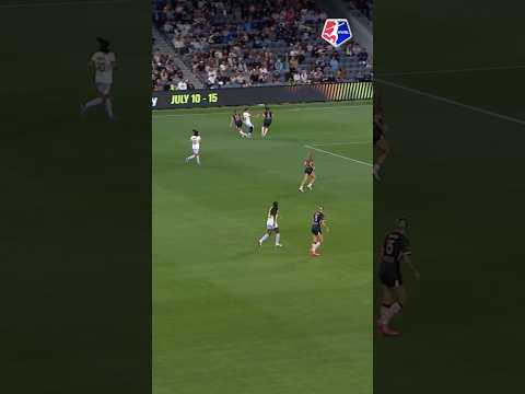 Split the defense. ⚡ Solai Washington is DIFFERENT 😤 #nwsl # #soccer #football