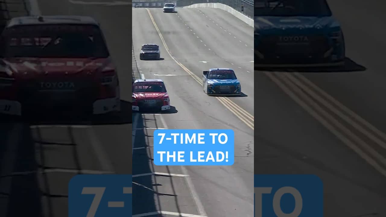 JIMMIE JOHNSON TO THE LEAD ‼️